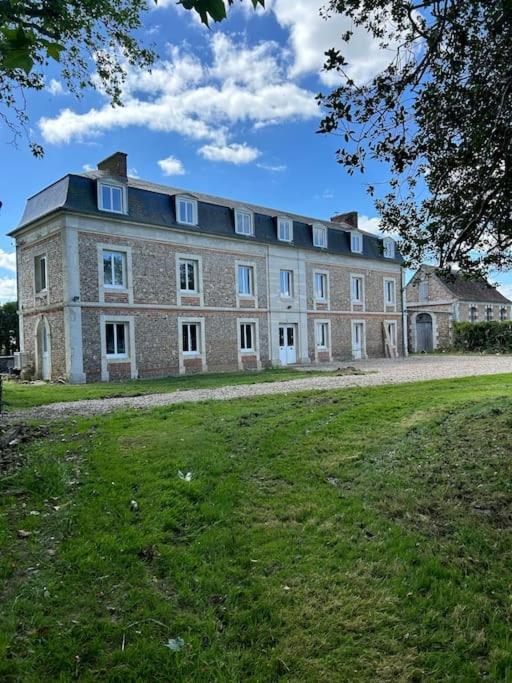 Emanville Gite Au Haras La Belle מראה חיצוני תמונה